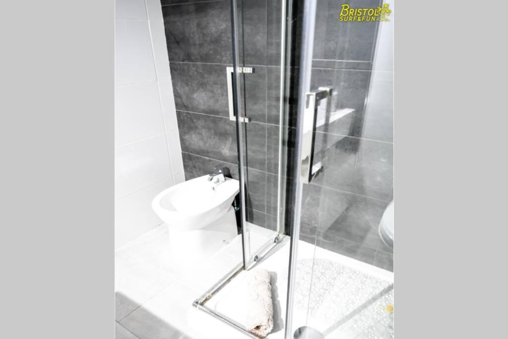 B-Rent Bristol Beach Surf & Fun คอร์ราเลโฮ ภายนอก รูปภาพ